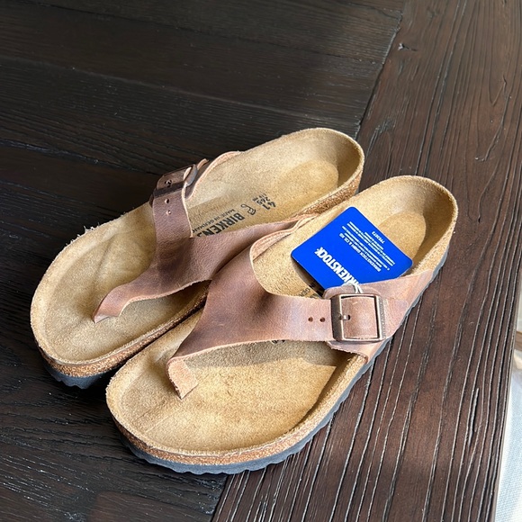 Birkenstock Other - Birkenstock como oiled leather nubuck leather sandal
